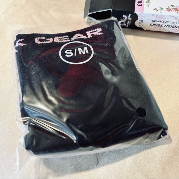 1707 Physix Gear Stamina Graduated Compression Socks - NWT - Picture 5 of 6